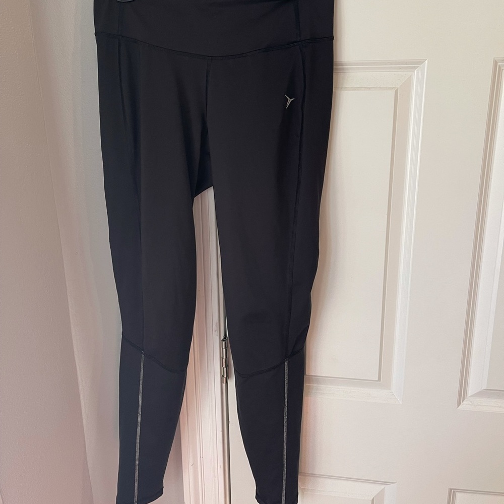 $$Old Navy black active leggings